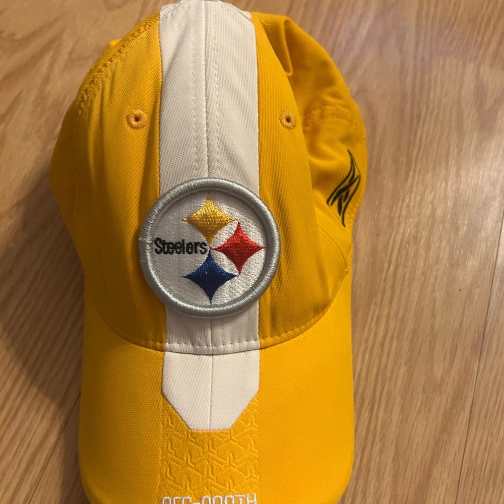 Reebok NFL Steelers Authentic Sideline Flex Hat Yellow/White One Size AFC-NORTH
